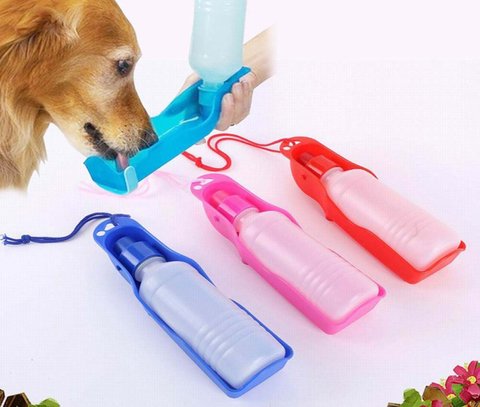 [BZN289] DISPENSER BOTELLA BEBEDERO PORTATIL